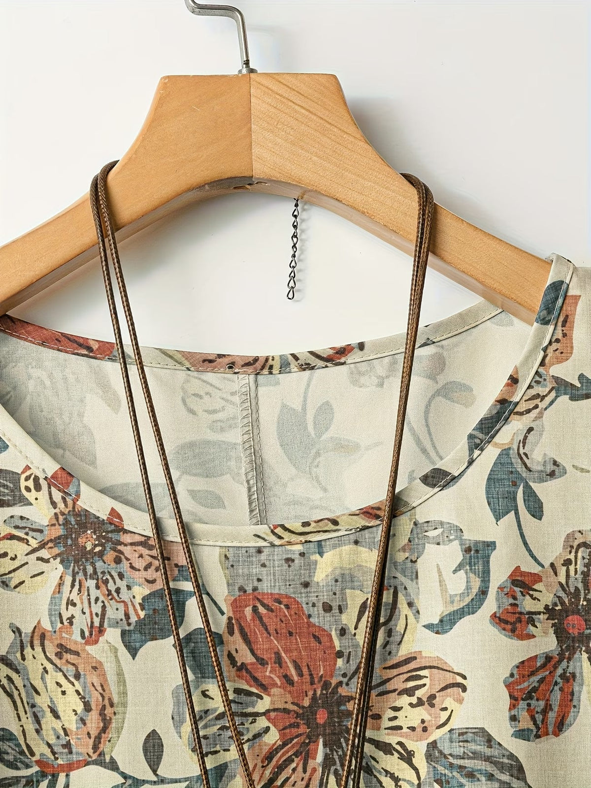 Elegant Botanical Print 2-Piece Women’s Co-Ord Set