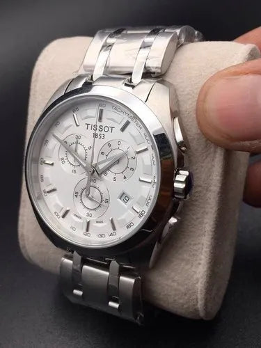 Everyday Wear Couturier Chronograph Watch With Classic Appeal
