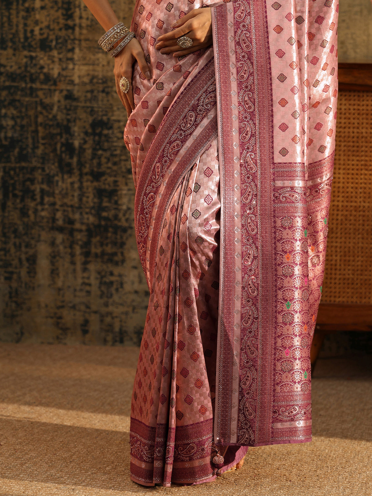 Anouk Lilac Woven Silk Blend Saree with Paisley Embellished Border