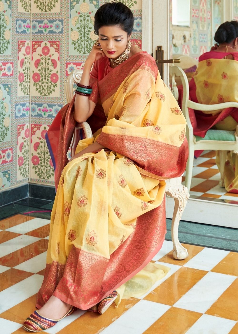 Yellow Woven Linen Silk Saree with Butti overall