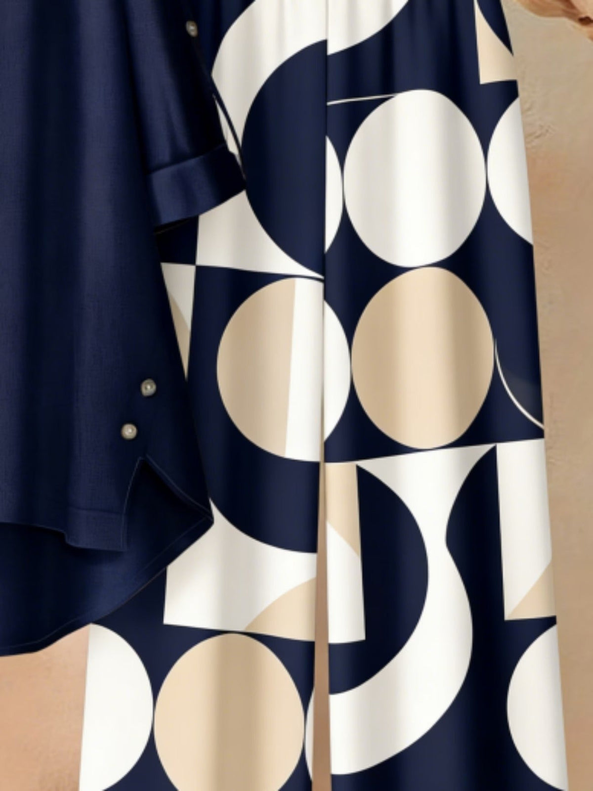 Featuring Persian Floral Print Design, Crew Neck, Dipped Hem, Suitable for Everyday Casual Wear, Comfortable and Stylish
