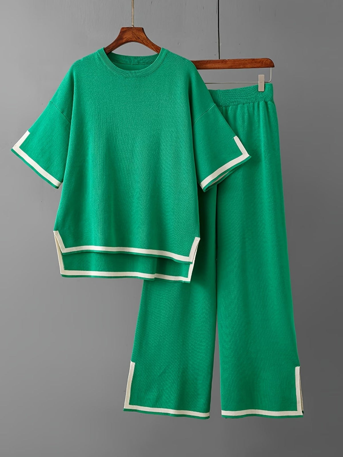 Elegant Contrast Two-Piece Set – Split Design Top & High-Waist Wide-Leg Pants for Women