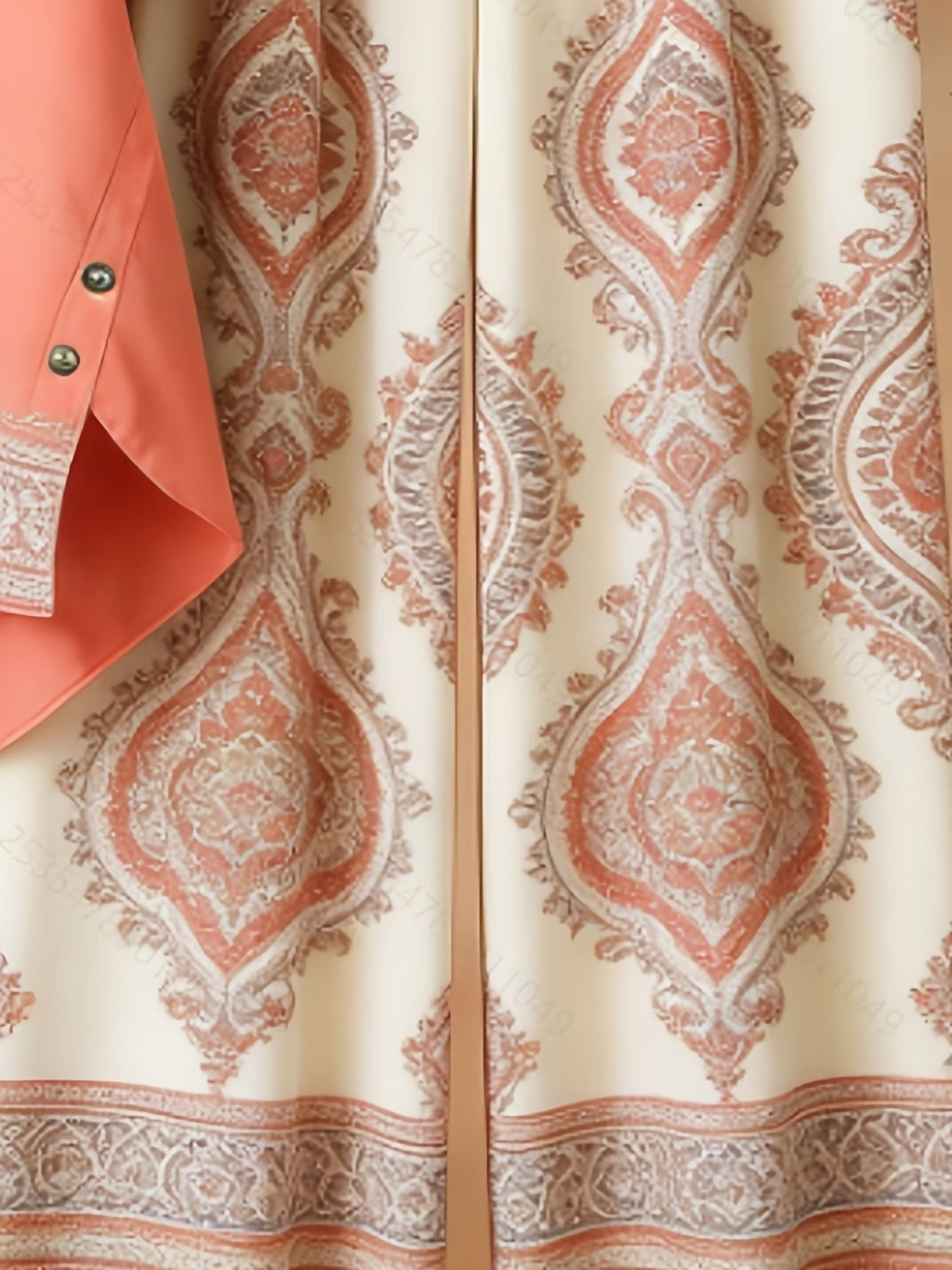 Featuring Persian Floral Print Design, Crew Neck, Dipped Hem, Suitable for Everyday Casual Wear, Comfortable and Stylish