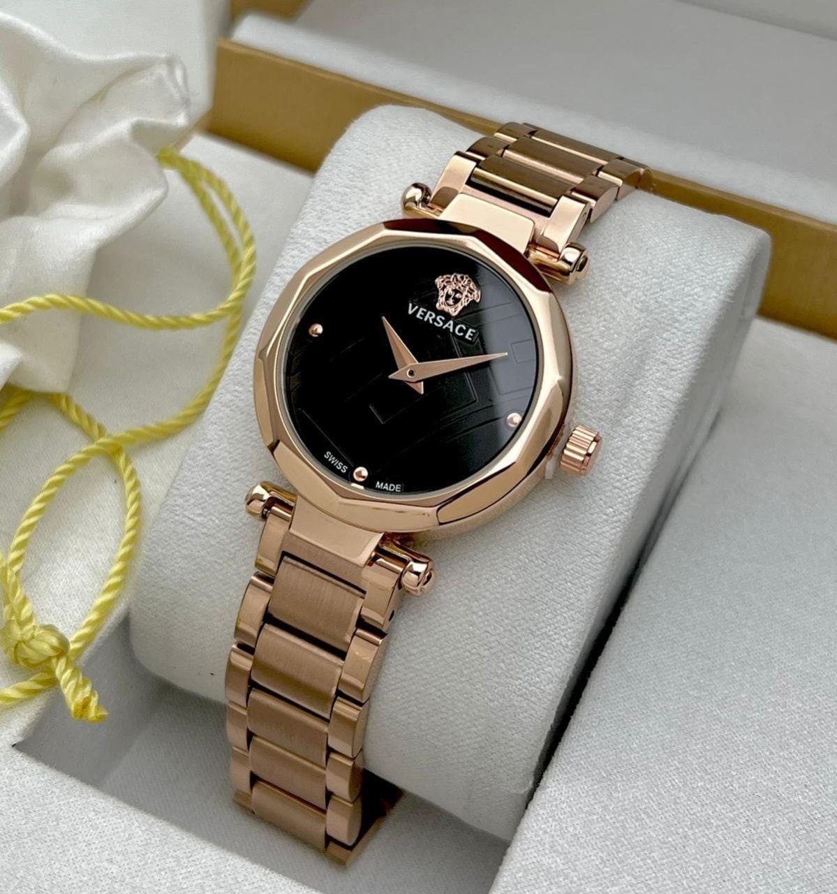 Heritage-Inspired Watch With Refined Style