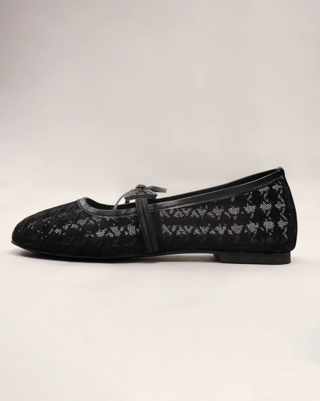 Round Toe Lace Casual Ballet Flats in Black