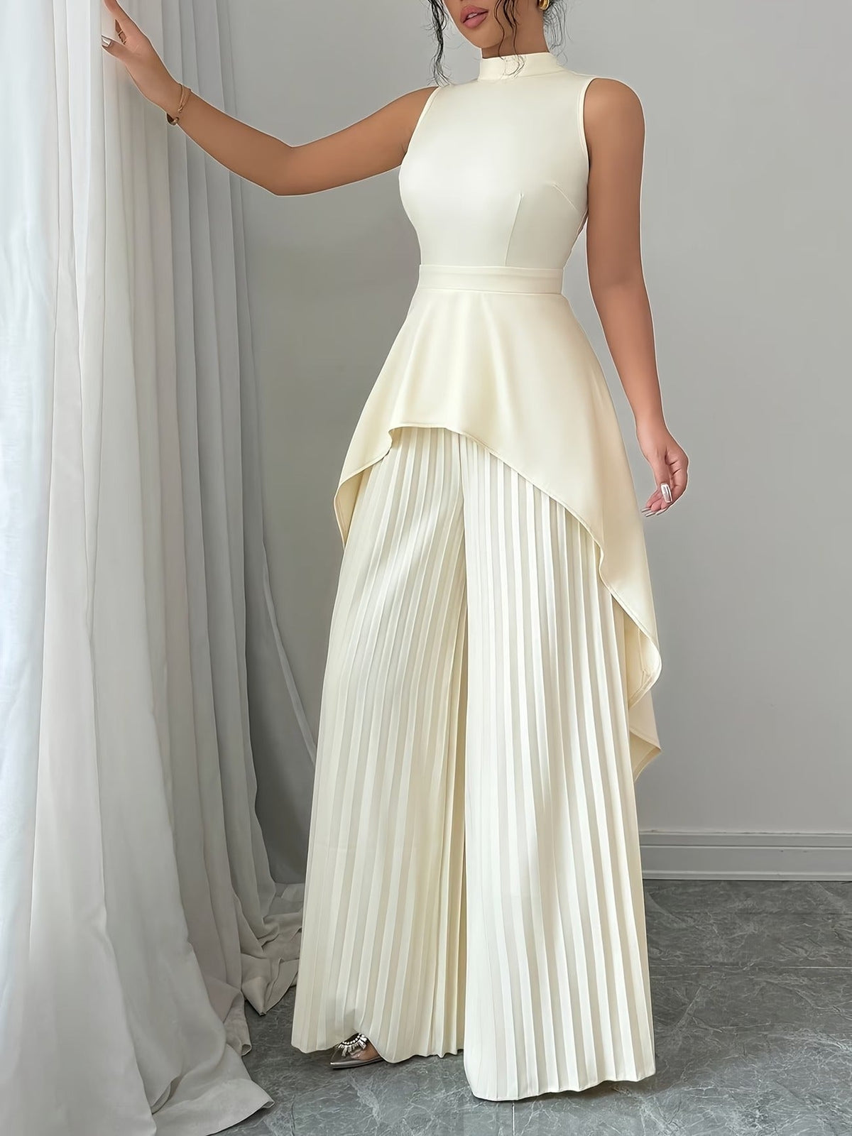 Elegant Sleeveless Stand-Collar Top & Pleated Trousers Set – Women’s Chic High-Low Two-Piece Suit
