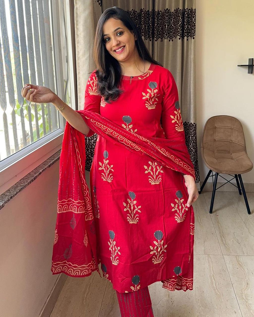 Women's Cotton Kurti Pant Dupatta Set