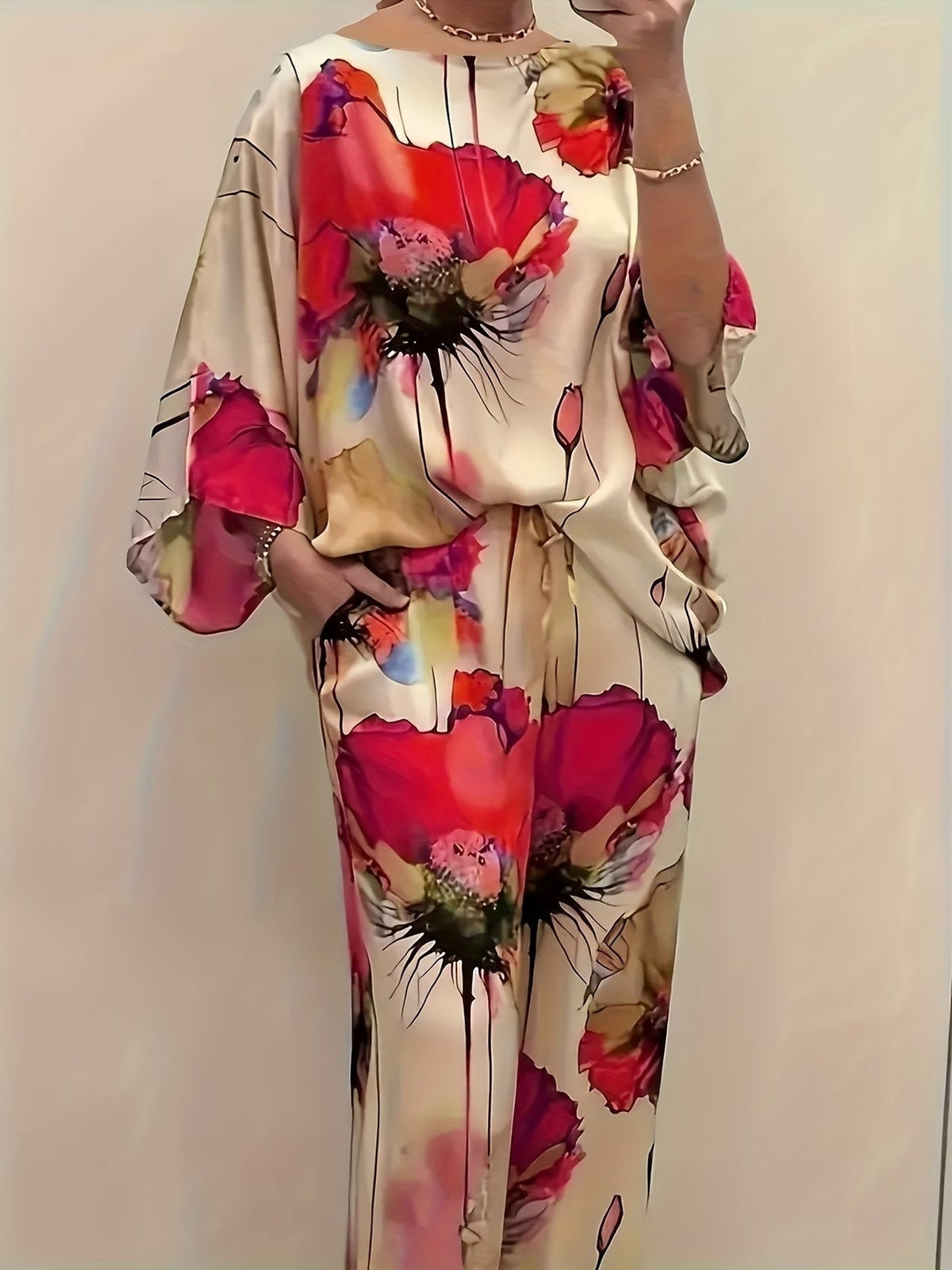 Plus Size Women’s Satin Floral Co-Ord Set – Round Neck Top with Elastic Waist Wide-Leg Pants | Elegant & Comfortable Two-Piece Outfit