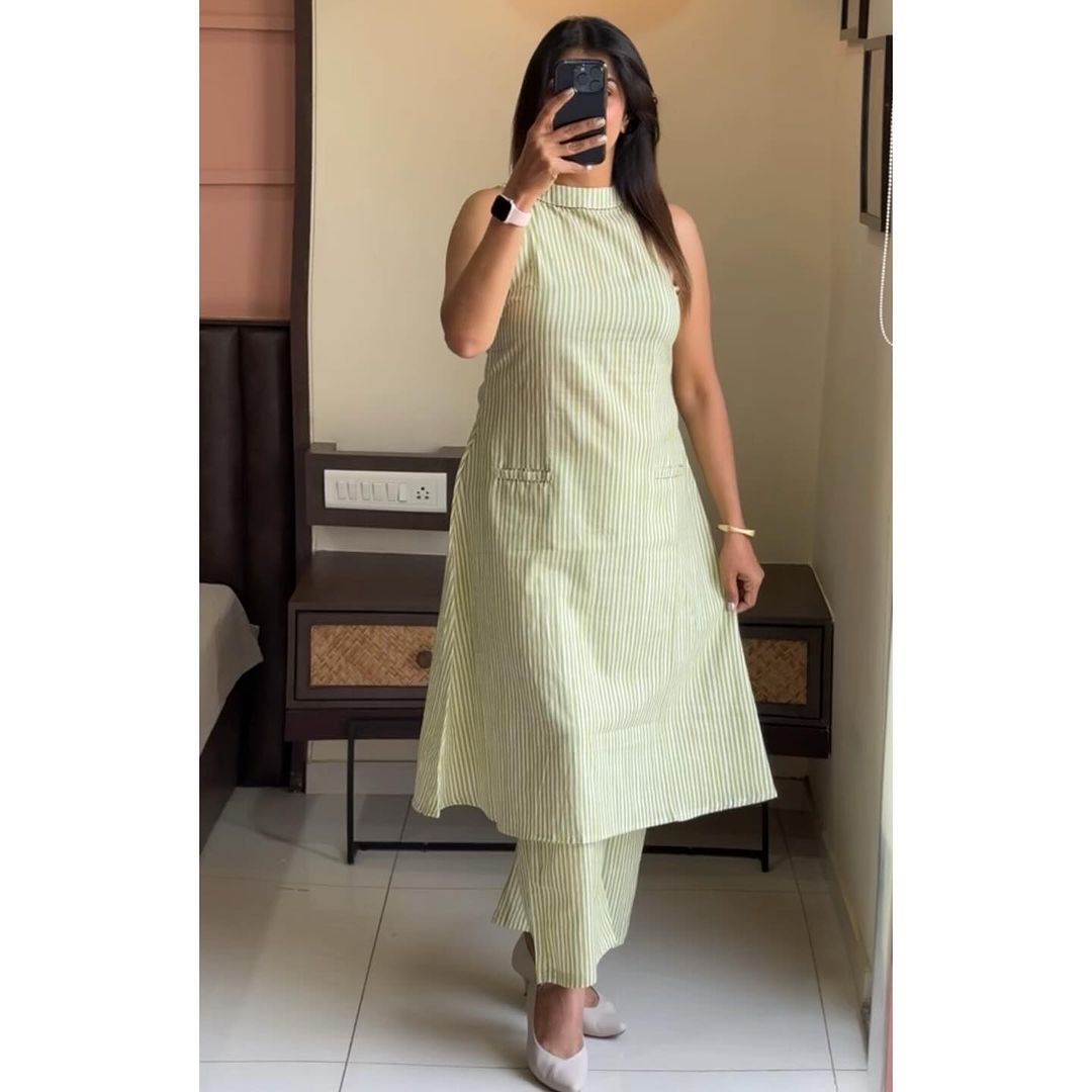 Cotton Sleeveless Kurta Pant Set with Tagai Work