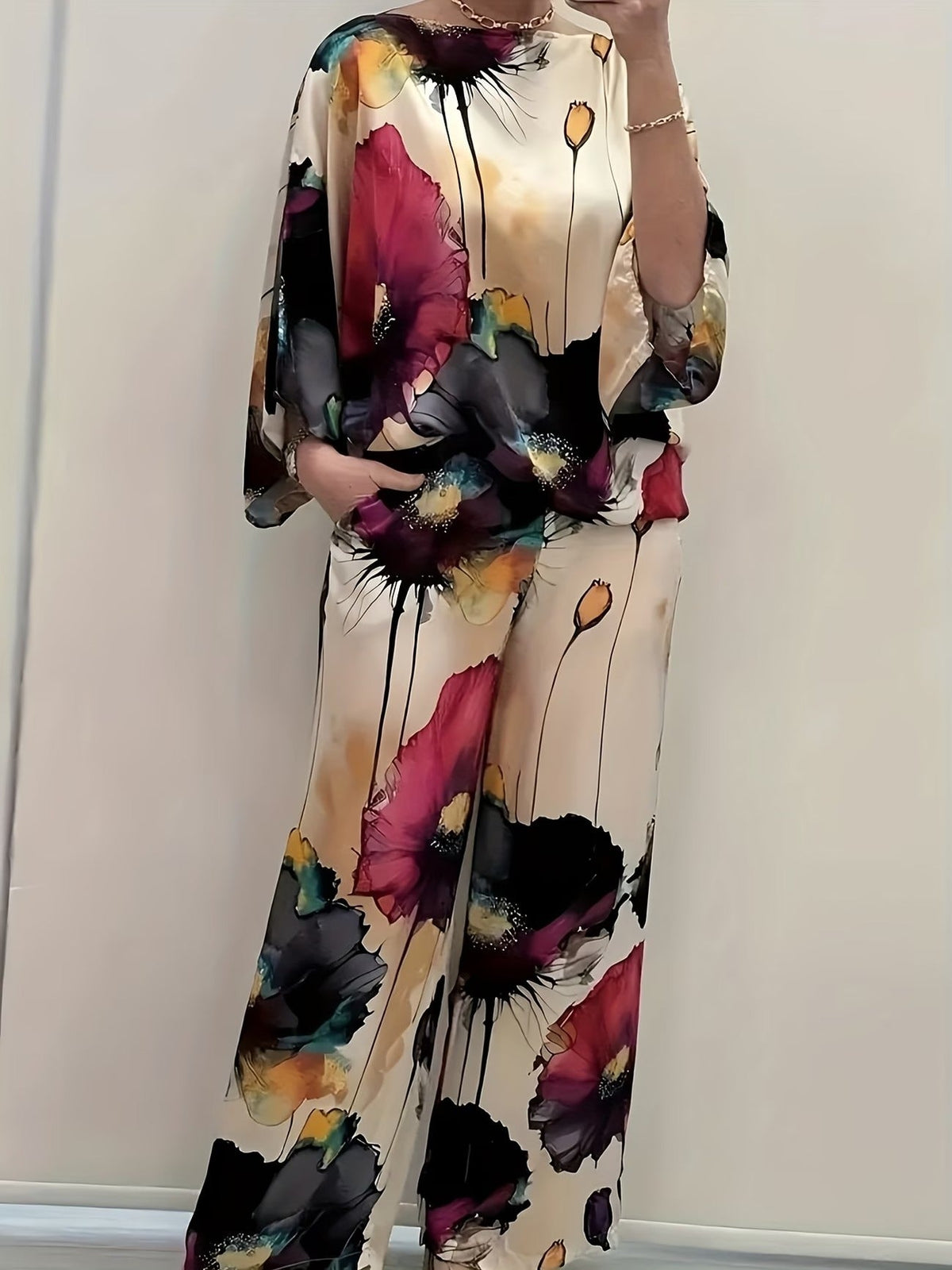 Plus Size Women’s Satin Floral Co-Ord Set – Round Neck Top with Elastic Waist Wide-Leg Pants | Elegant & Comfortable Two-Piece Outfit