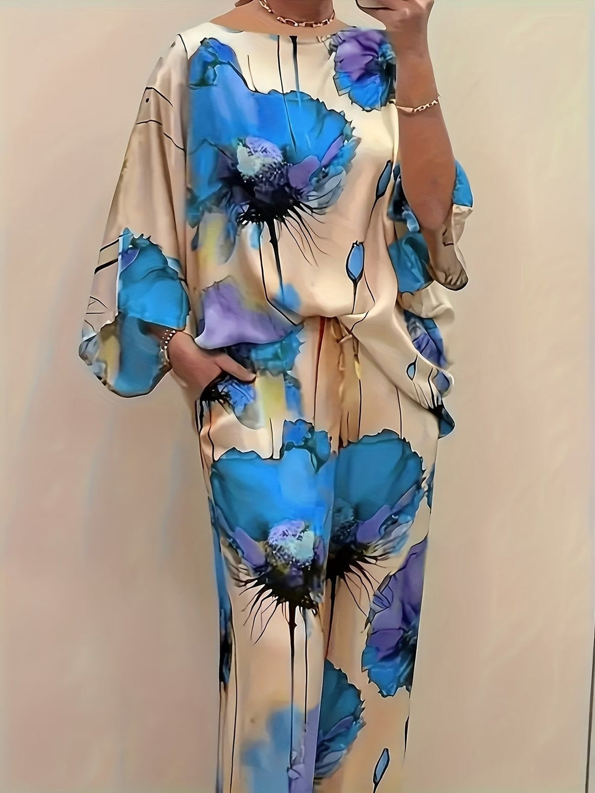 Plus Size Women’s Satin Floral Co-Ord Set – Round Neck Top with Elastic Waist Wide-Leg Pants | Elegant & Comfortable Two-Piece Outfit