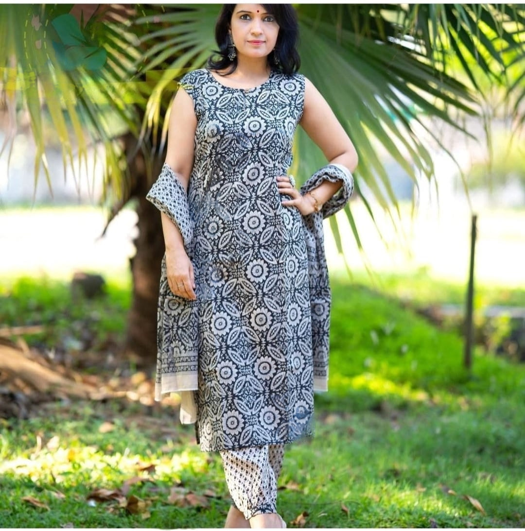 Elegant Sanganeri Block Print Straight Kurta Set