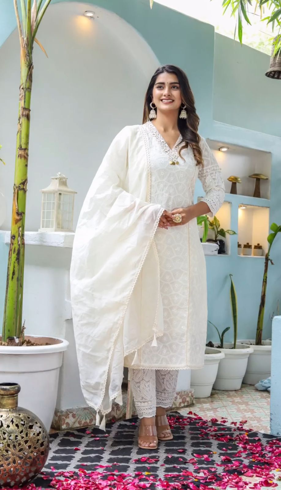 Chickenkari Kurti Pant Set with Embroidered Lace and Chanderi Dupatta