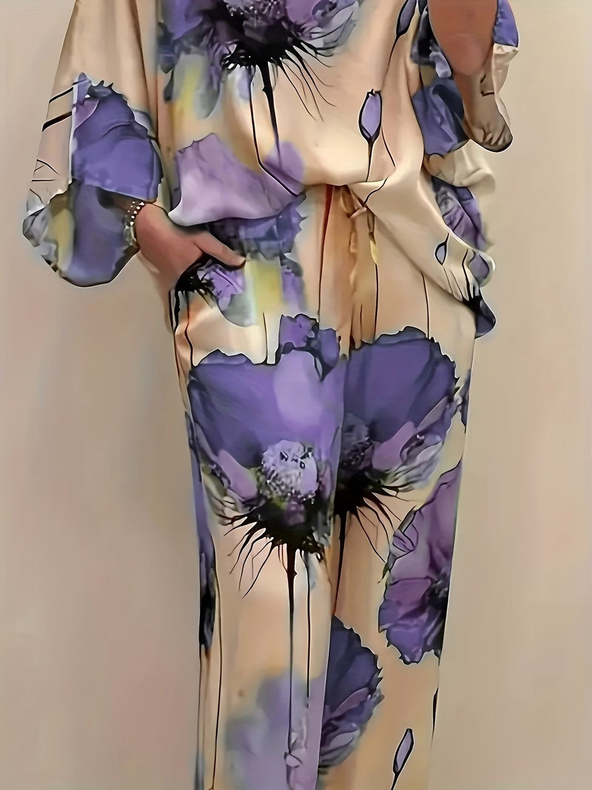 Plus Size Women’s Satin Floral Co-Ord Set – Round Neck Top with Elastic Waist Wide-Leg Pants | Elegant & Comfortable Two-Piece Outfit