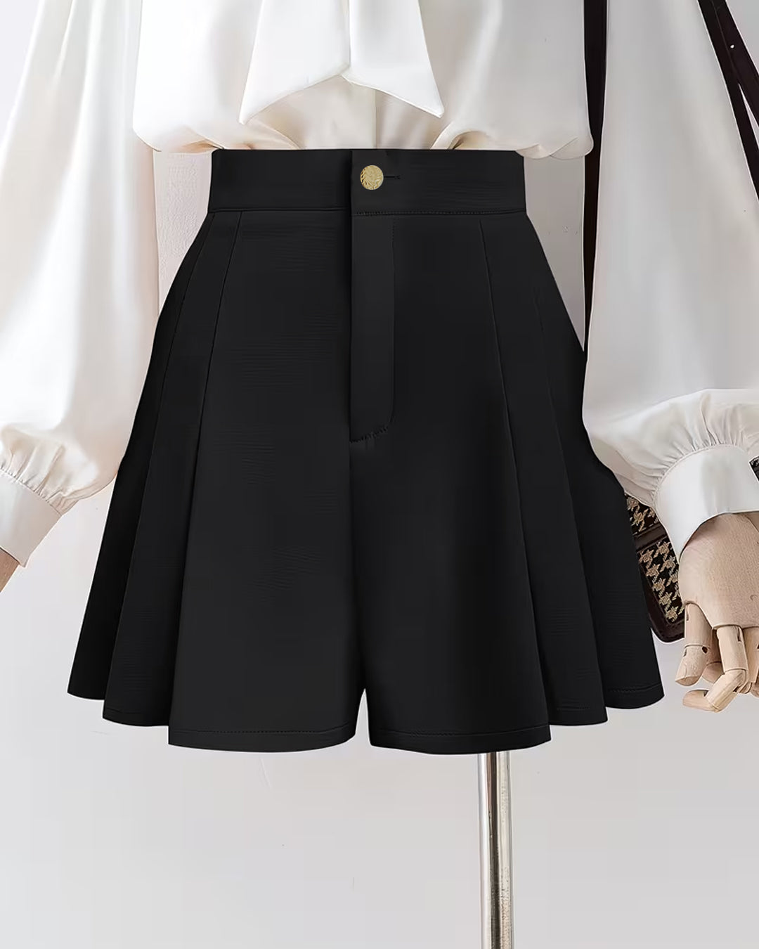 High Waist Pleated Shorts in Black