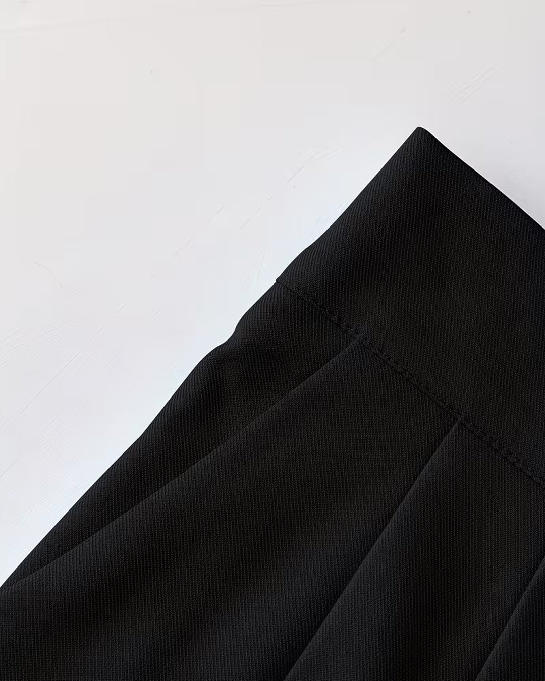 High Waist Pleated Shorts in Black