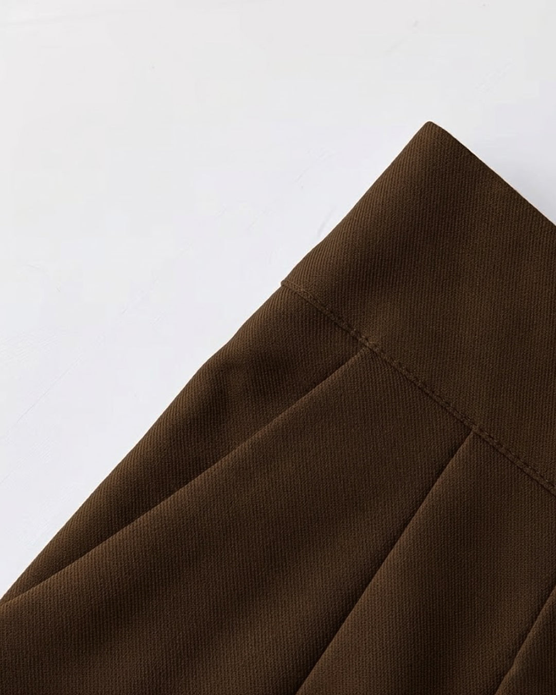 High Waist Pleated Shorts in Coco