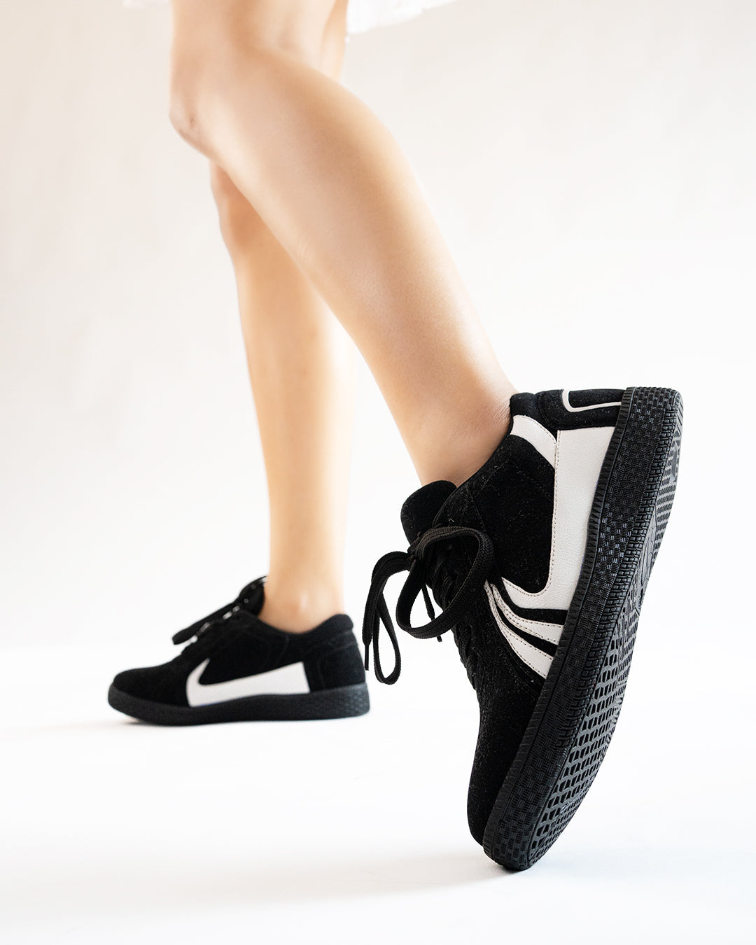 Striped Soft Laced Sneakers in Black