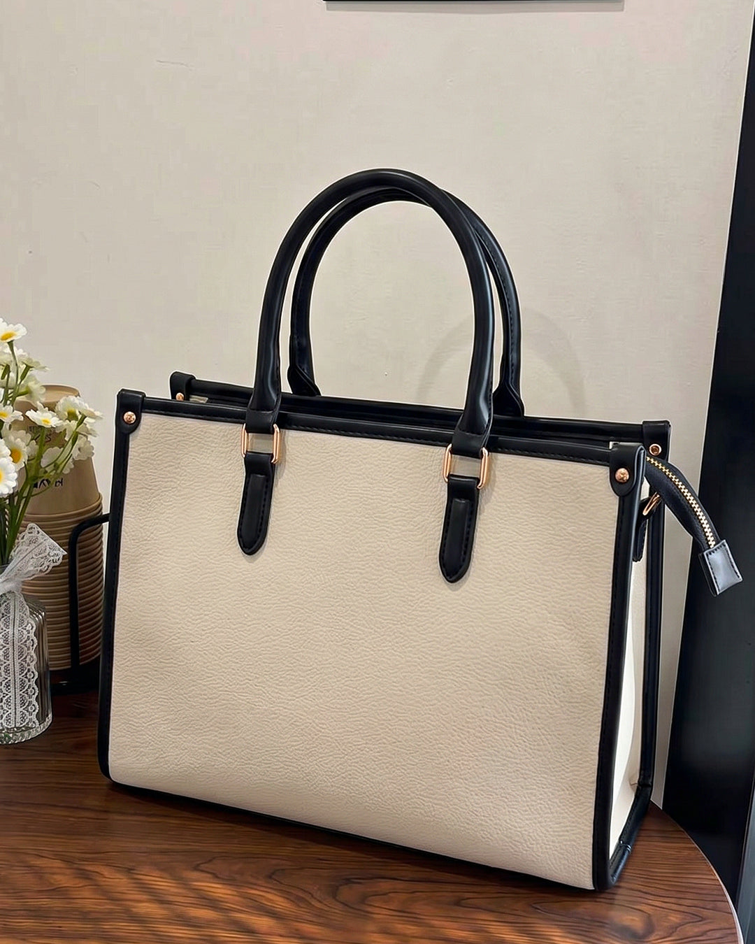 Tailored Contrast Handle Tote Bag in Ivory White