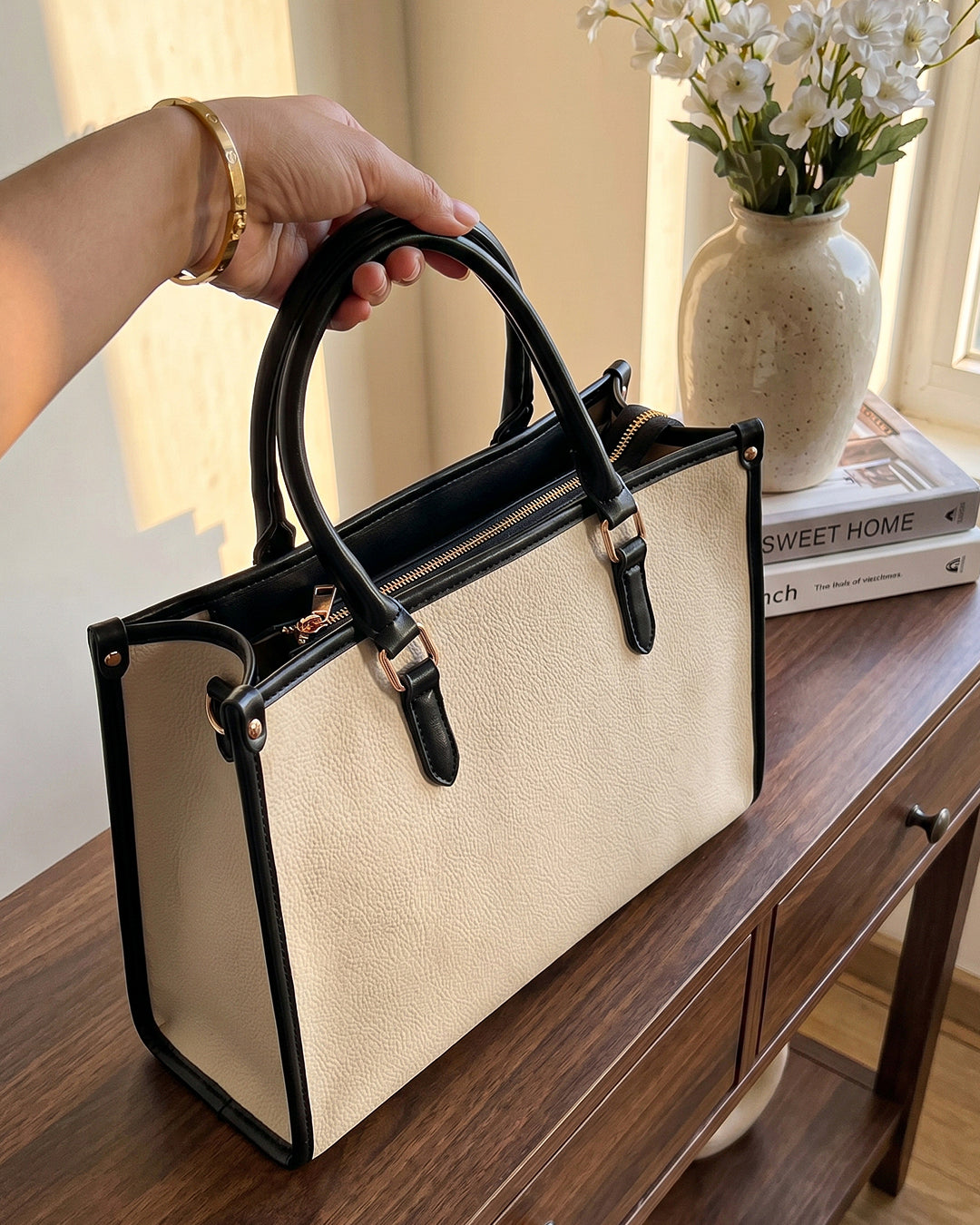 Tailored Contrast Handle Tote Bag in Ivory White