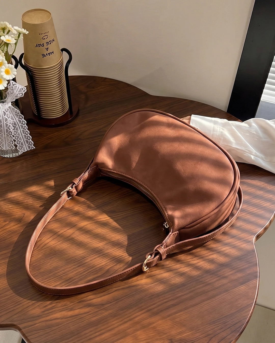 Chic Minimal Shoulder Bag in Caramel Brown