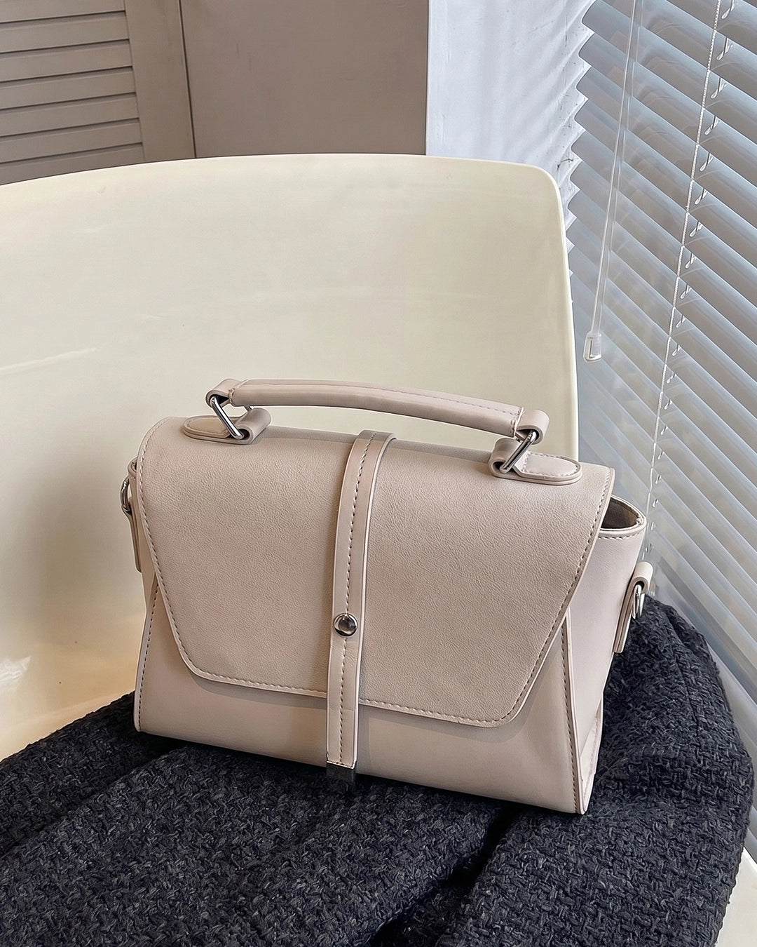 Vintage Style Top Handle Crossbody Sling Bag in Cream