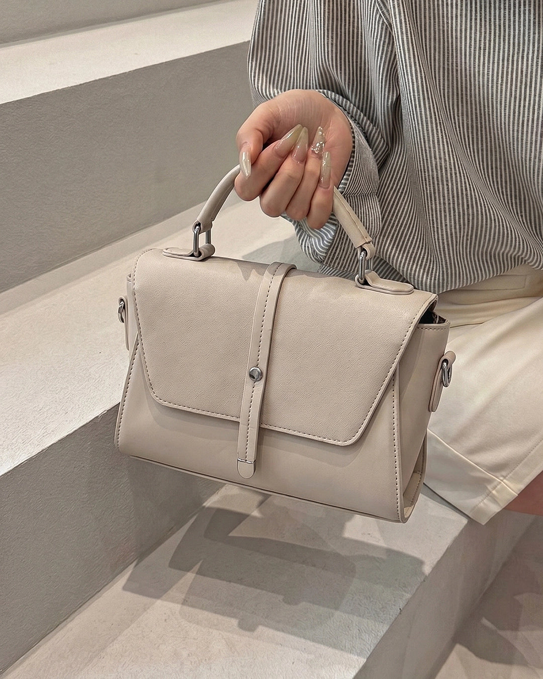 Vintage Style Top Handle Crossbody Sling Bag in Cream