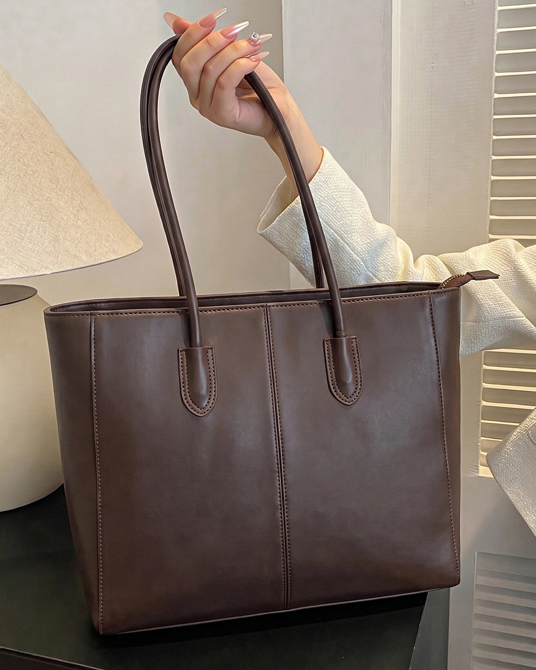 Sleek Minimal Shoulder Bag in Brown