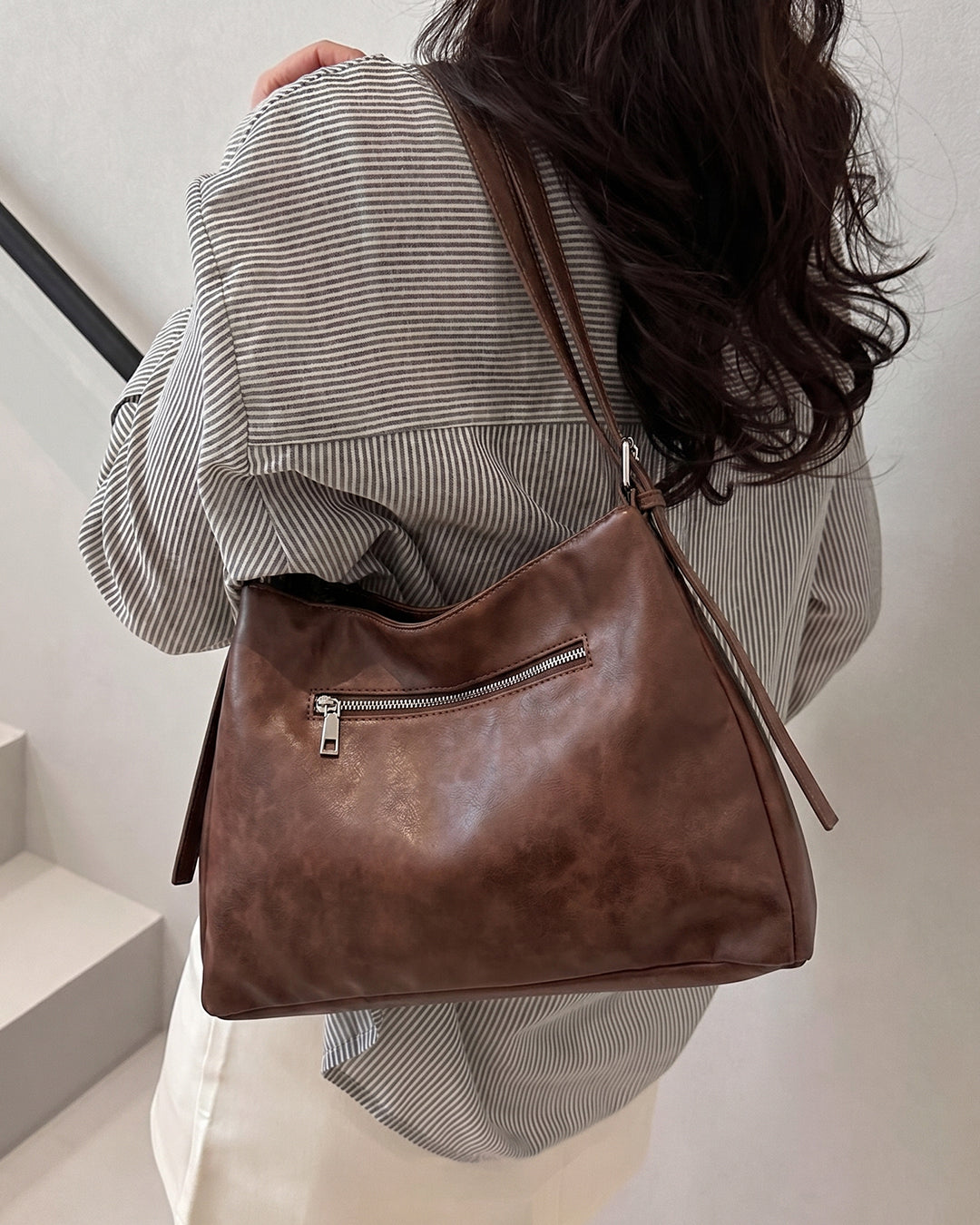 Relaxed Fit Minimal Shoulder Bag in Chocolate Brown
