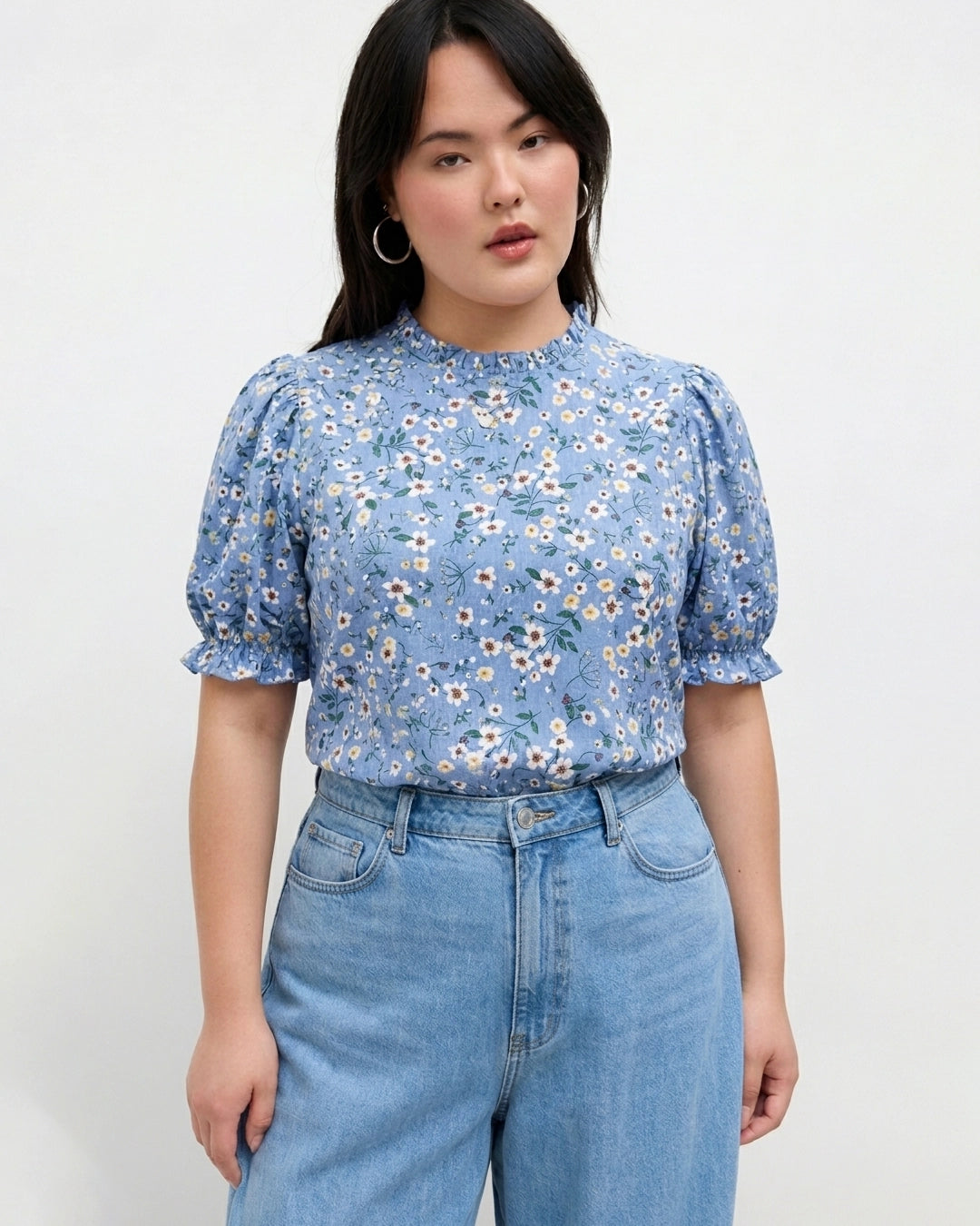 Feminine Floral Printed Top Curve and Plus in Sky Blue