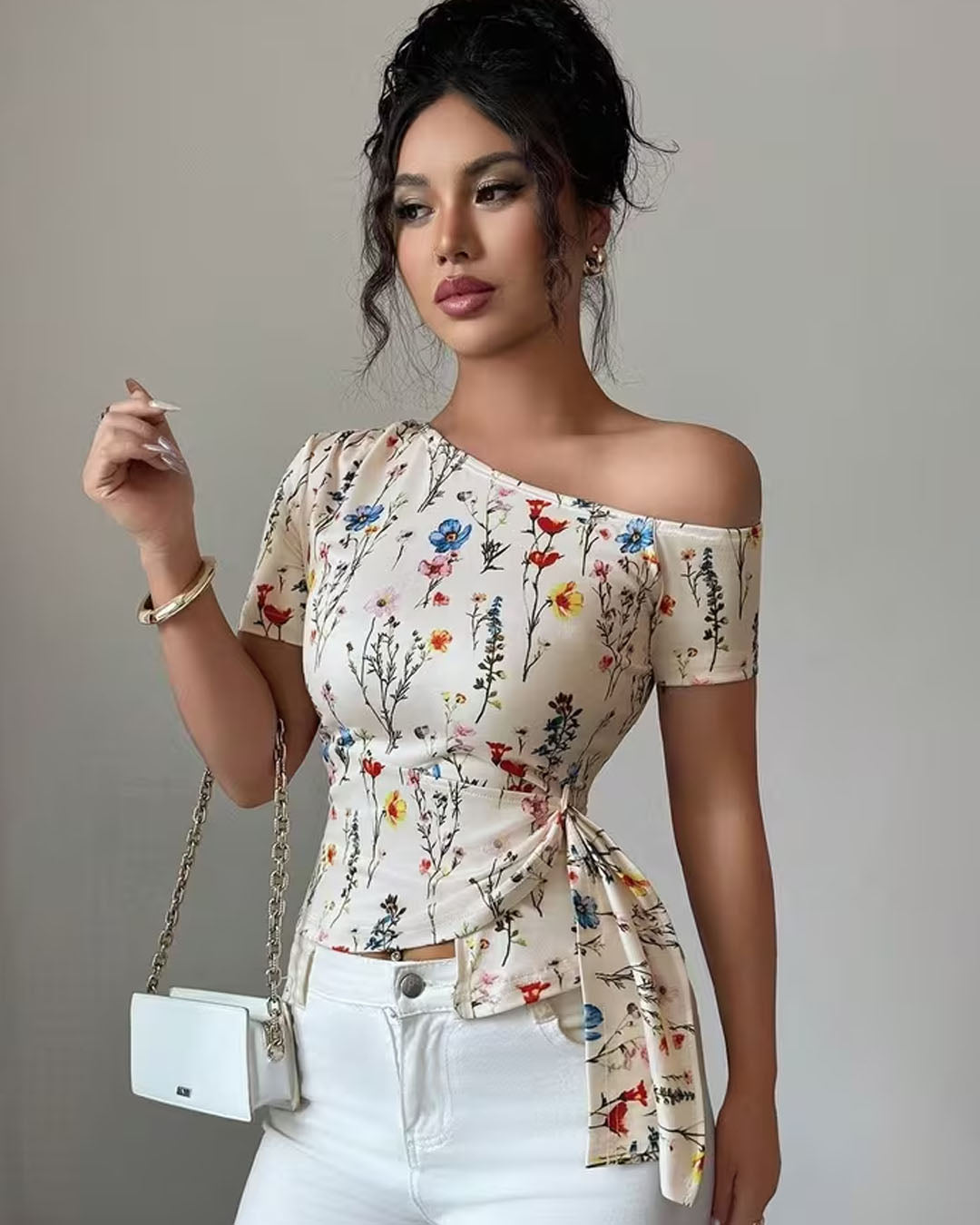 Floral Side Knot Short Sleeve Top in Cream