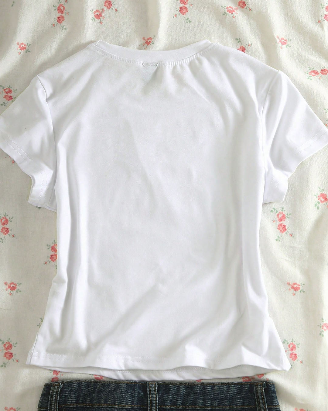 Coastal Graphic Short Sleeve Tee in Classic White