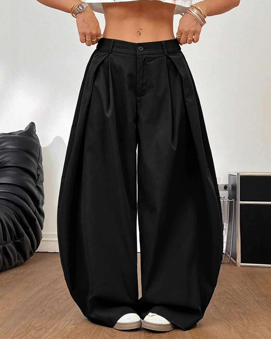 High Waist Pleated Wide Leg Trousers in Classic Black
