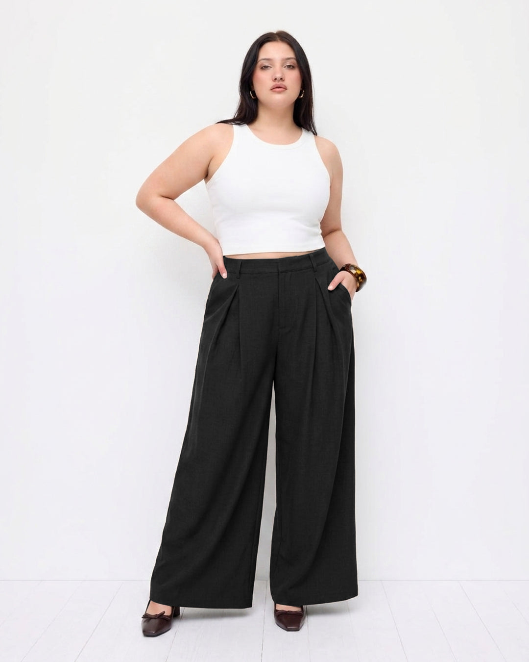 Pleated Wide Leg Trousers Curve and Plus in Classic Black