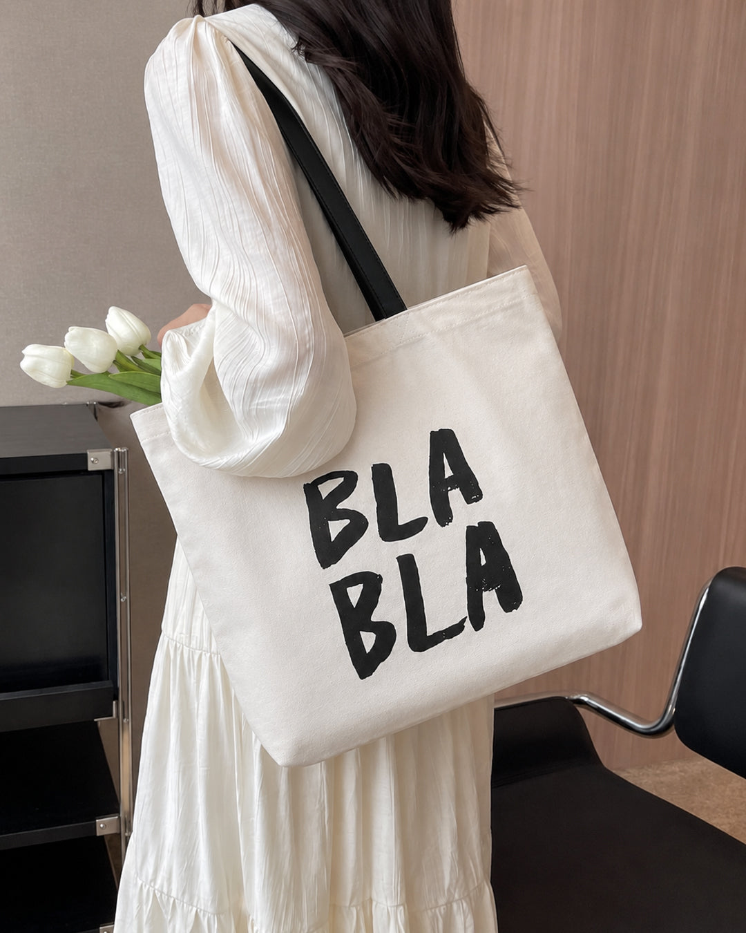 Minimal Graphic Canvas Tote Bag in Off-White
