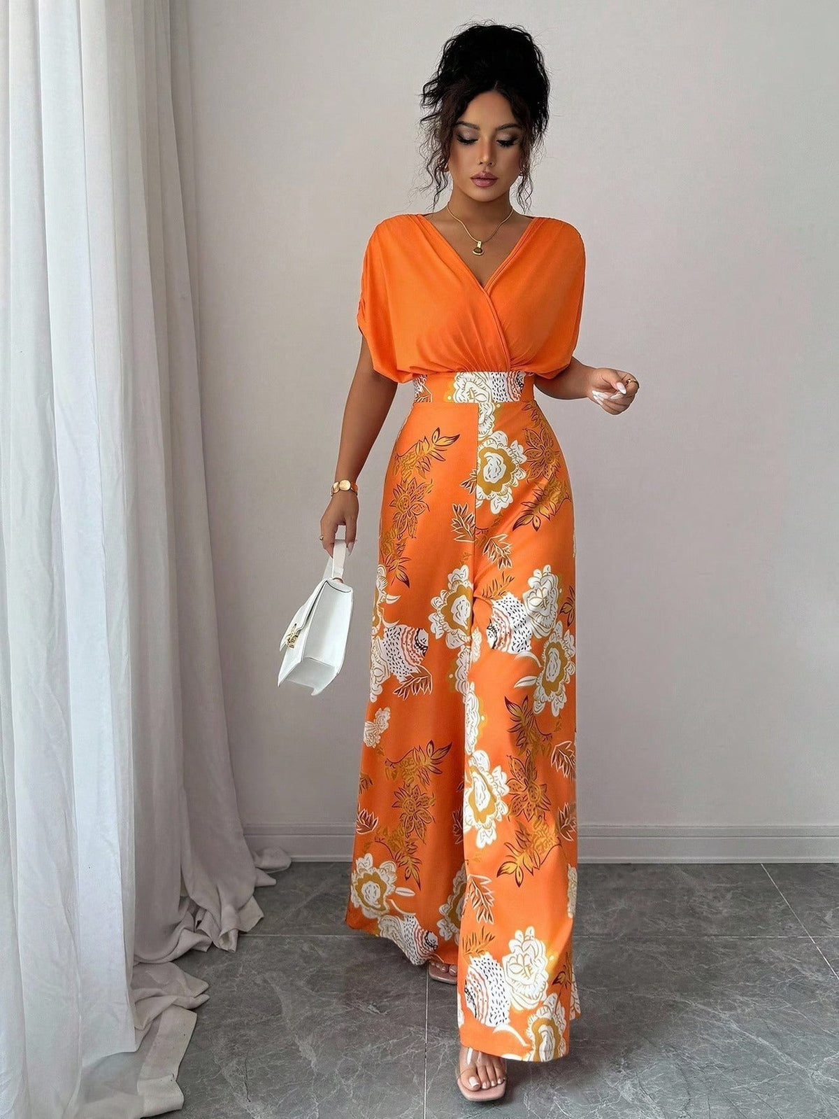 Elegant Women’s Batwing Sleeve Jumpsuit – V-Neck Abstract Print Wide-Leg Summer Outfit