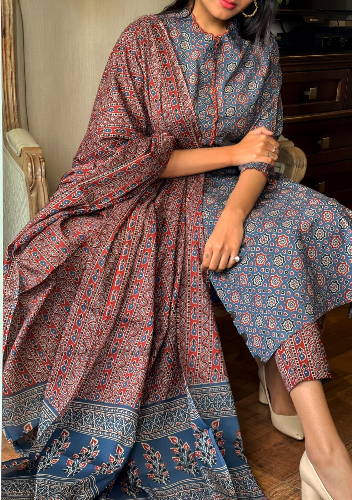 Exquisite Ajrakh Printed Cotton Three-Piece Suit: Scalloped Work