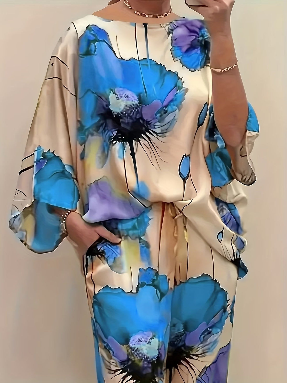 Plus Size Women’s Satin Floral Co-Ord Set – Round Neck Top with Elastic Waist Wide-Leg Pants | Elegant & Comfortable Two-Piece Outfit