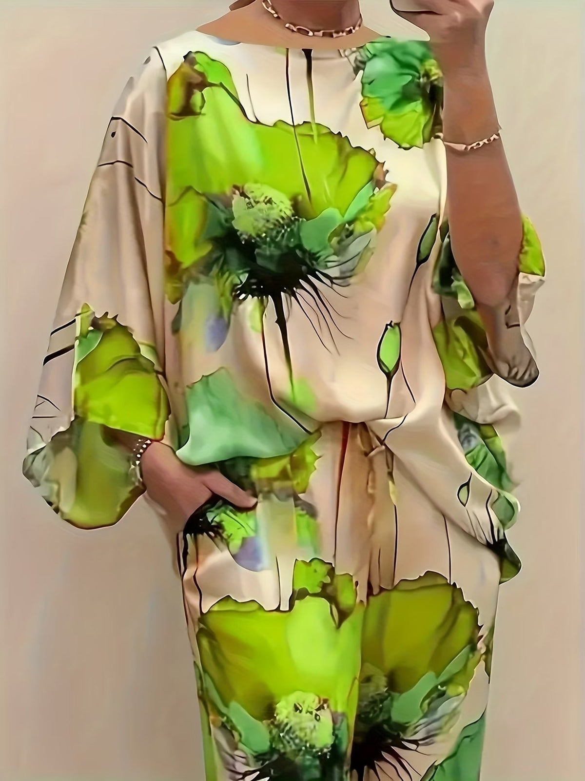 Plus Size Women’s Satin Floral Co-Ord Set – Round Neck Top with Elastic Waist Wide-Leg Pants | Elegant & Comfortable Two-Piece Outfit