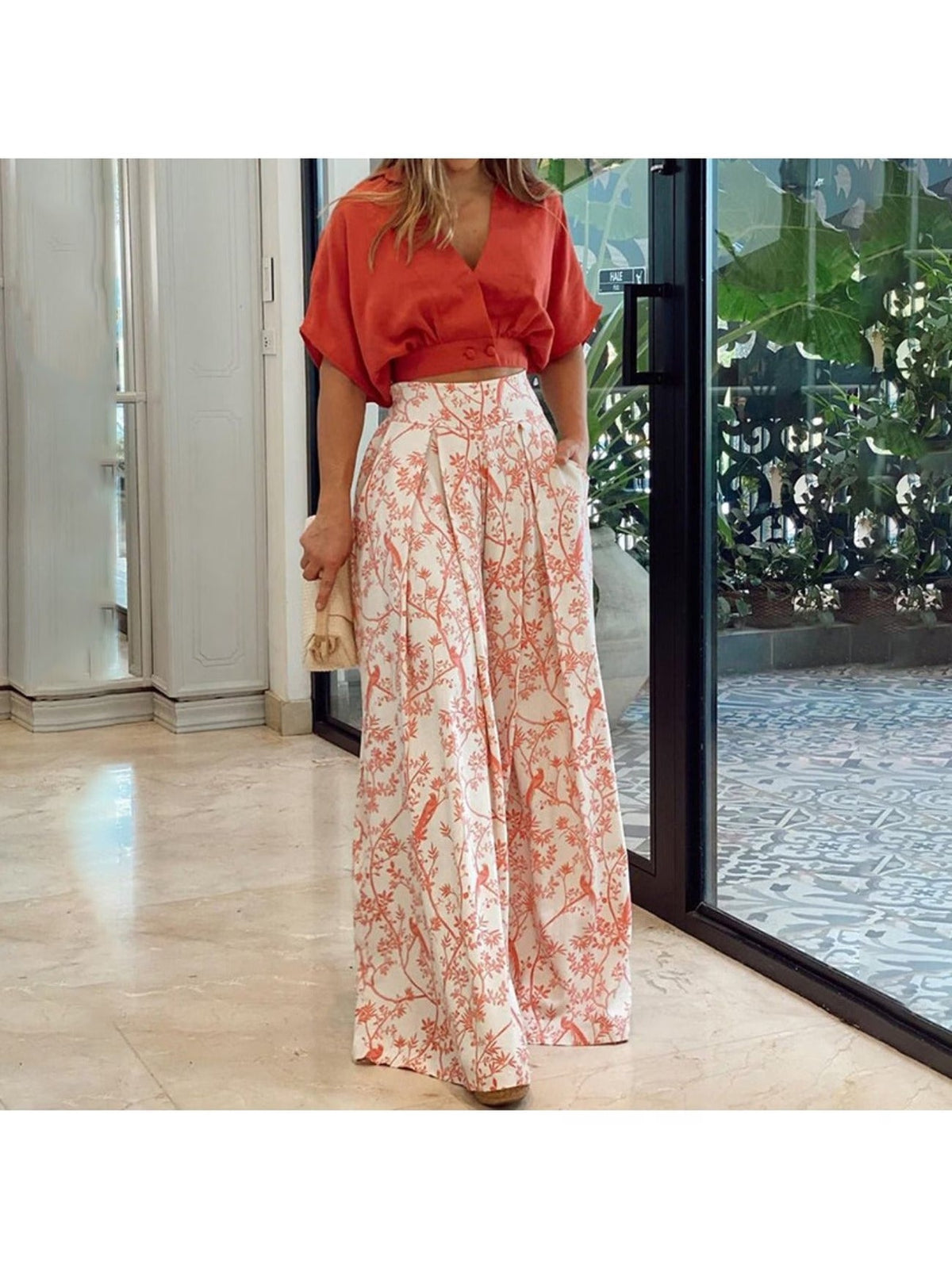 Elegant Printed Wide-Leg Pants Set – V-Neck Shirt Top Stylish Women’s Spring Casual Outfit