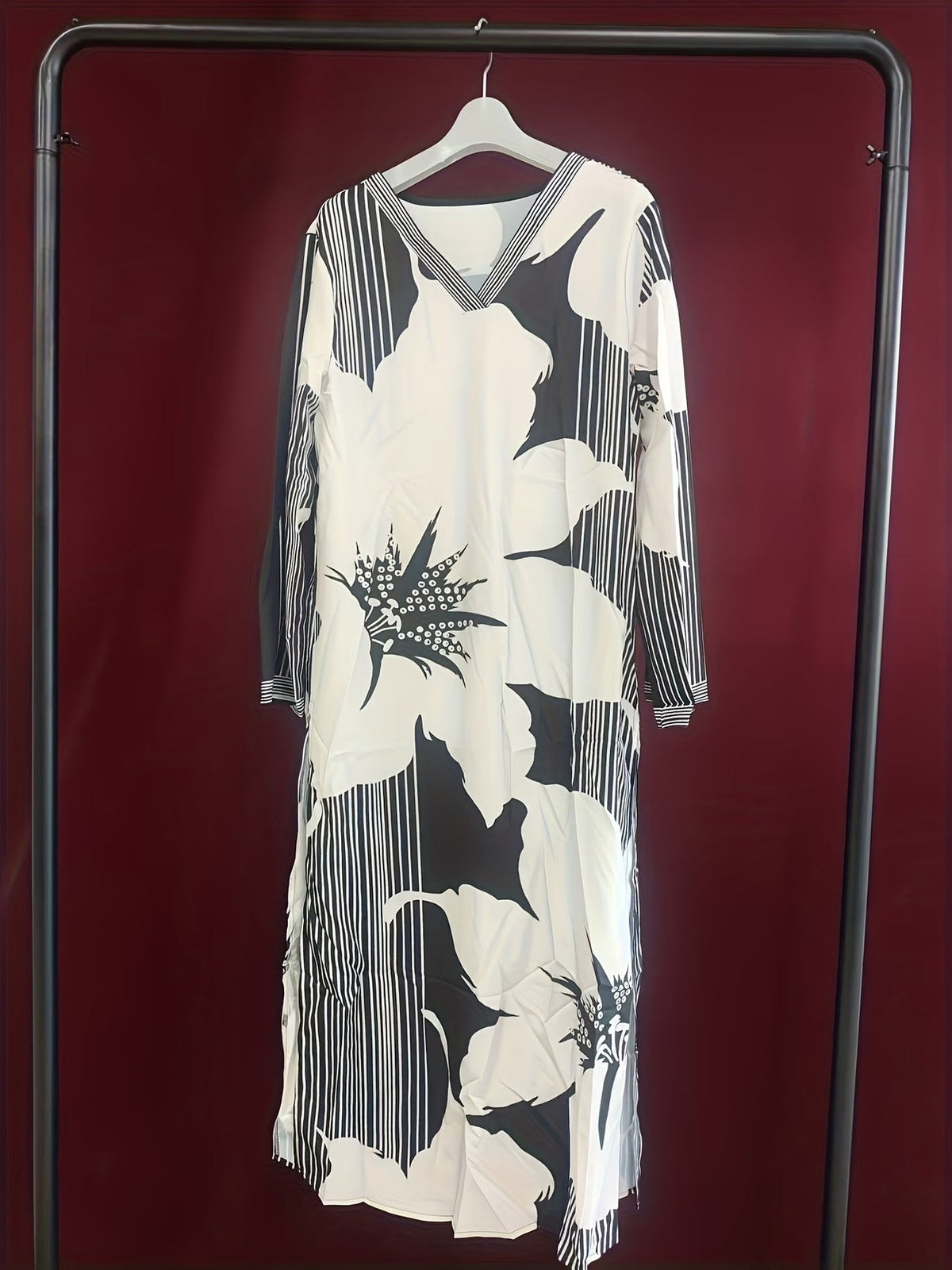 Women’s Black & White Floral Traditional Two-Piece Set – Long Sleeve Loose Top with Wide-Leg Pants (Elegant Middle Eastern & South Asian Style