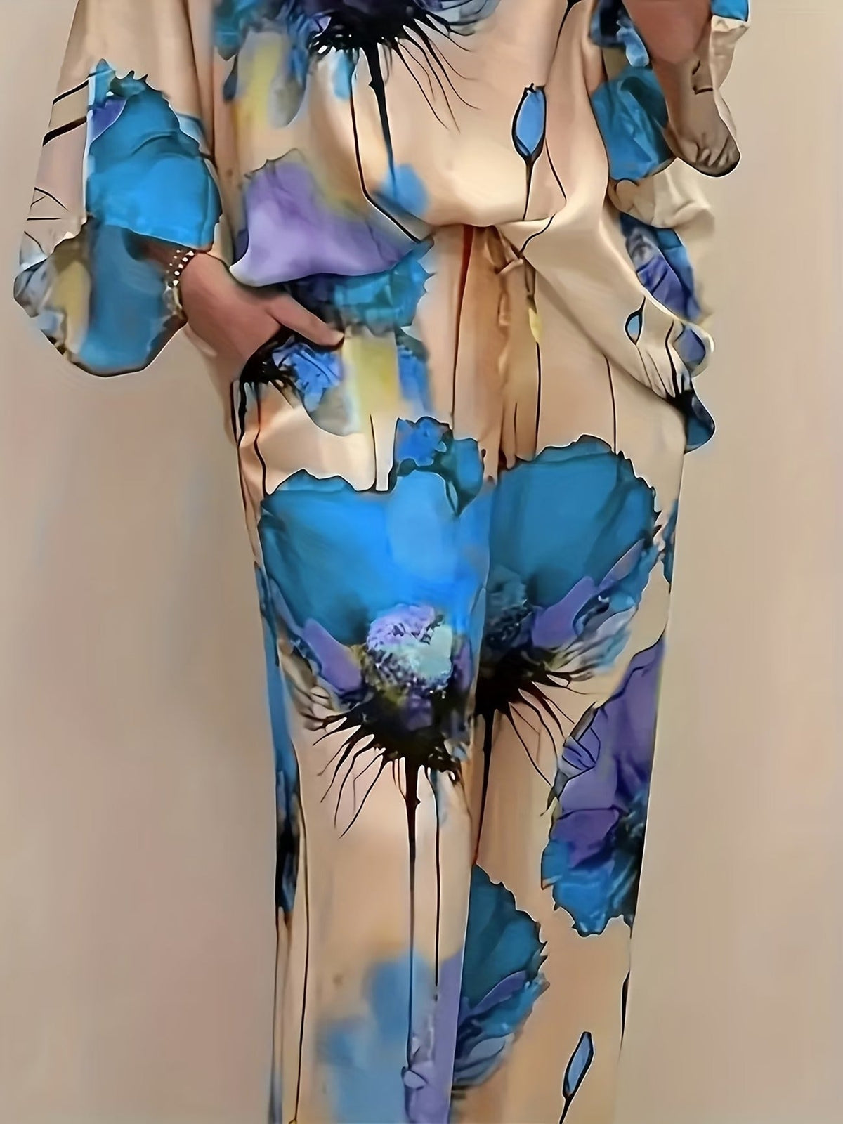 Plus Size Women’s Satin Floral Co-Ord Set – Round Neck Top with Elastic Waist Wide-Leg Pants | Elegant & Comfortable Two-Piece Outfit