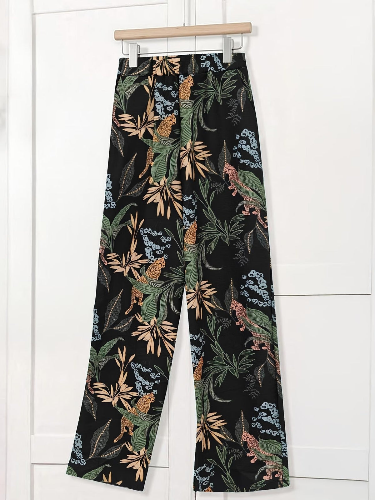 Women’s Floral Long-Sleeve Shirt with Printed Pants – Stylish Two-Piece Everyday Outfit (With Tie & Button Details)