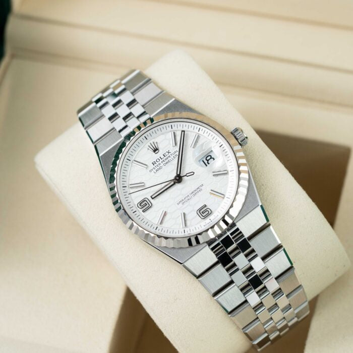 Role_x  Land Dweller Silver/White  Watch