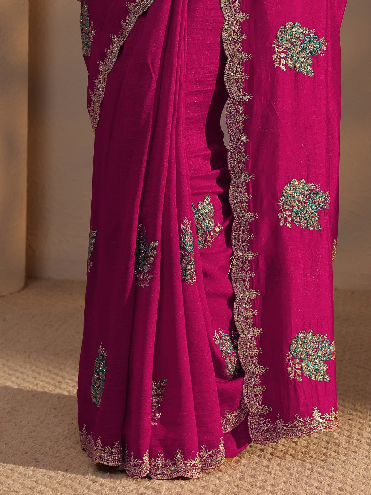 Anouk Pink Floral Embroidered Silk Blend Saree With Unstitched Blouse Piece