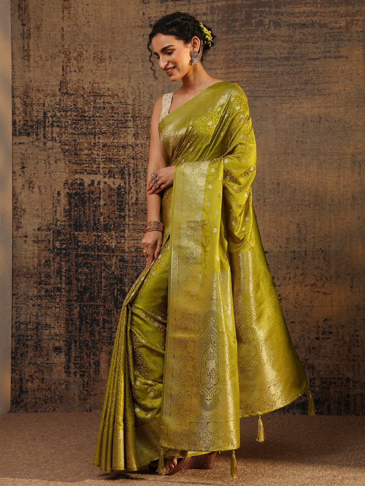 Anouk Green Floral Woven Design Silk Blend Saree With Unstitched Blouse Piece