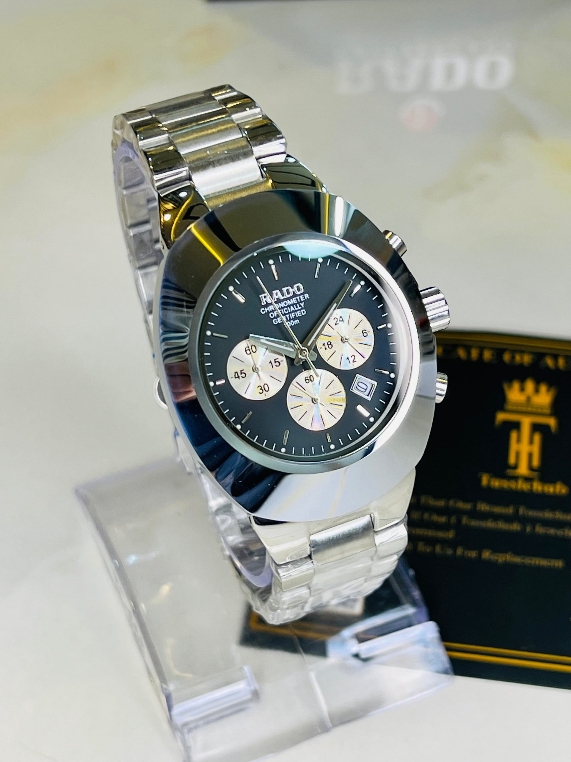 Chronometer Watch With Vintage-Inspired Design