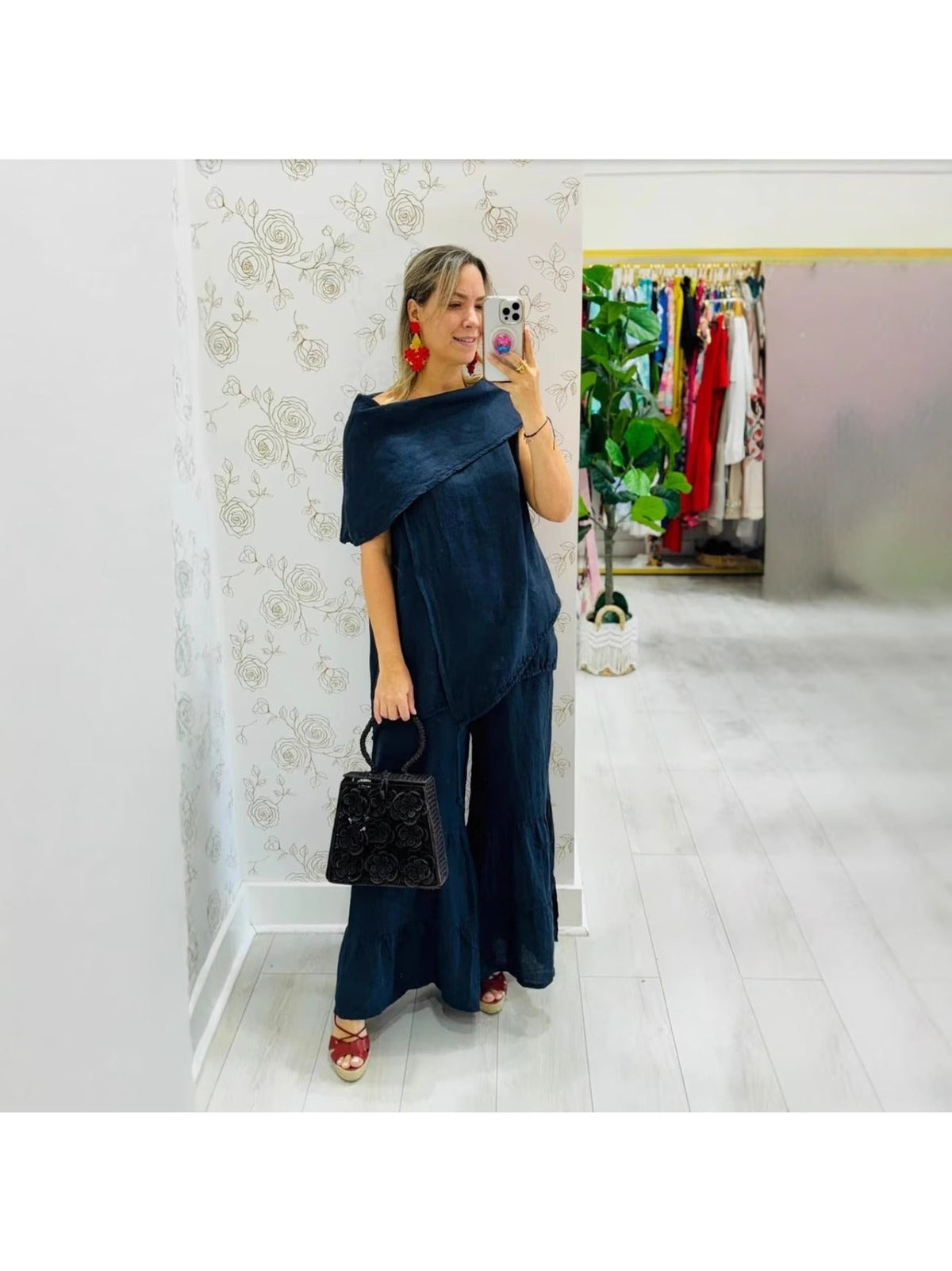 Plus Size Sleeveless Relaxed Fit Outfit – Elegant European Style Fashion Set for Women