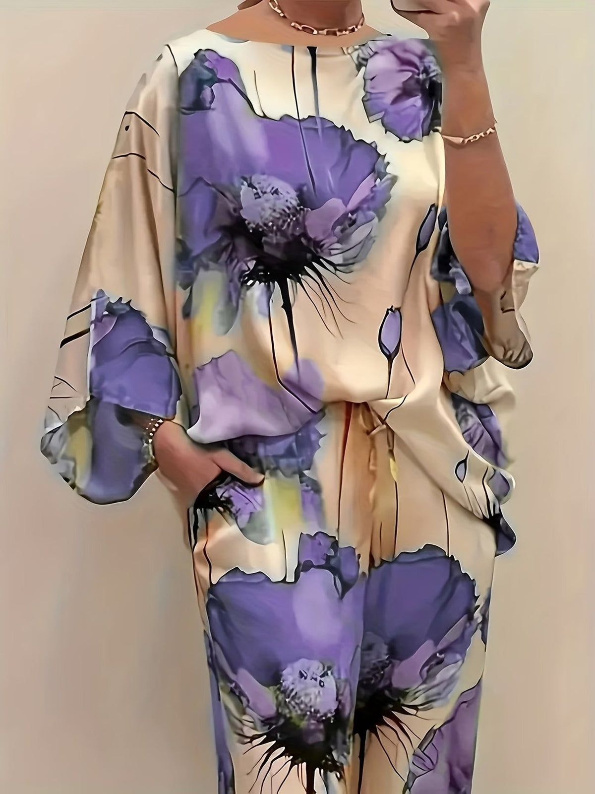 Plus Size Women’s Satin Floral Co-Ord Set – Round Neck Top with Elastic Waist Wide-Leg Pants | Elegant & Comfortable Two-Piece Outfit