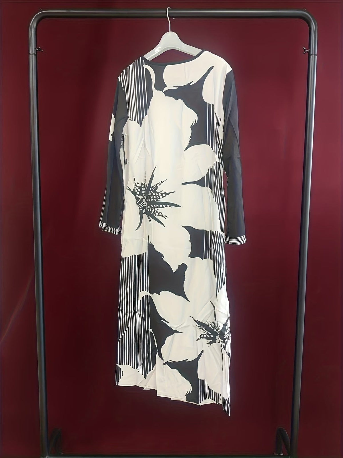 Women’s Black & White Floral Traditional Two-Piece Set – Long Sleeve Loose Top with Wide-Leg Pants (Elegant Middle Eastern & South Asian Style